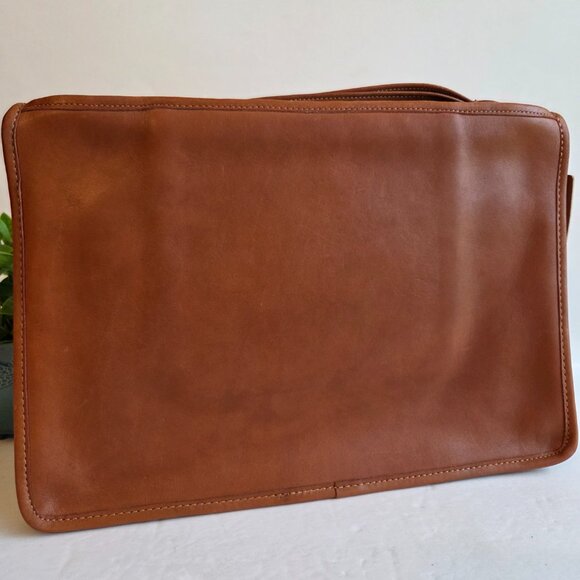 EUC NYC Vintage Coach Slim Clutch Large (#9555) in British Tan - Picture 4 of 11